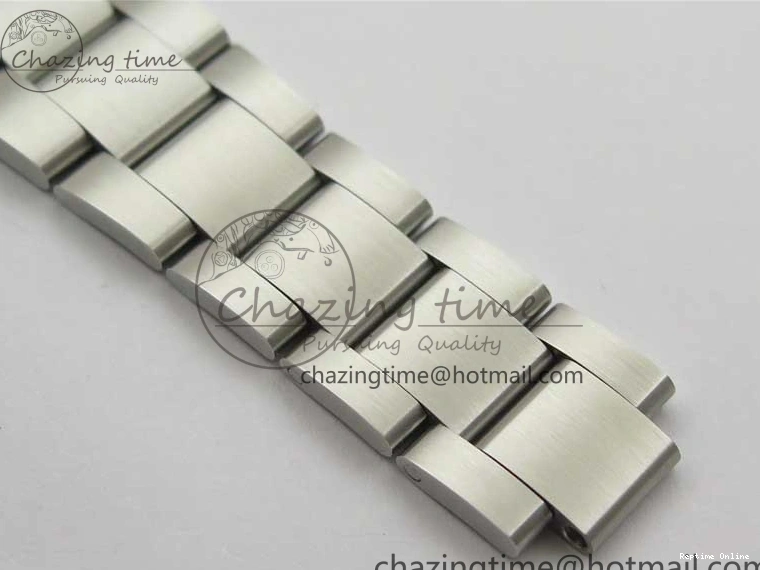 1103 Casual Oyster Perpetual 41mm 124300 EWF Best Edition Red Dial on SS Bracelet A 2856